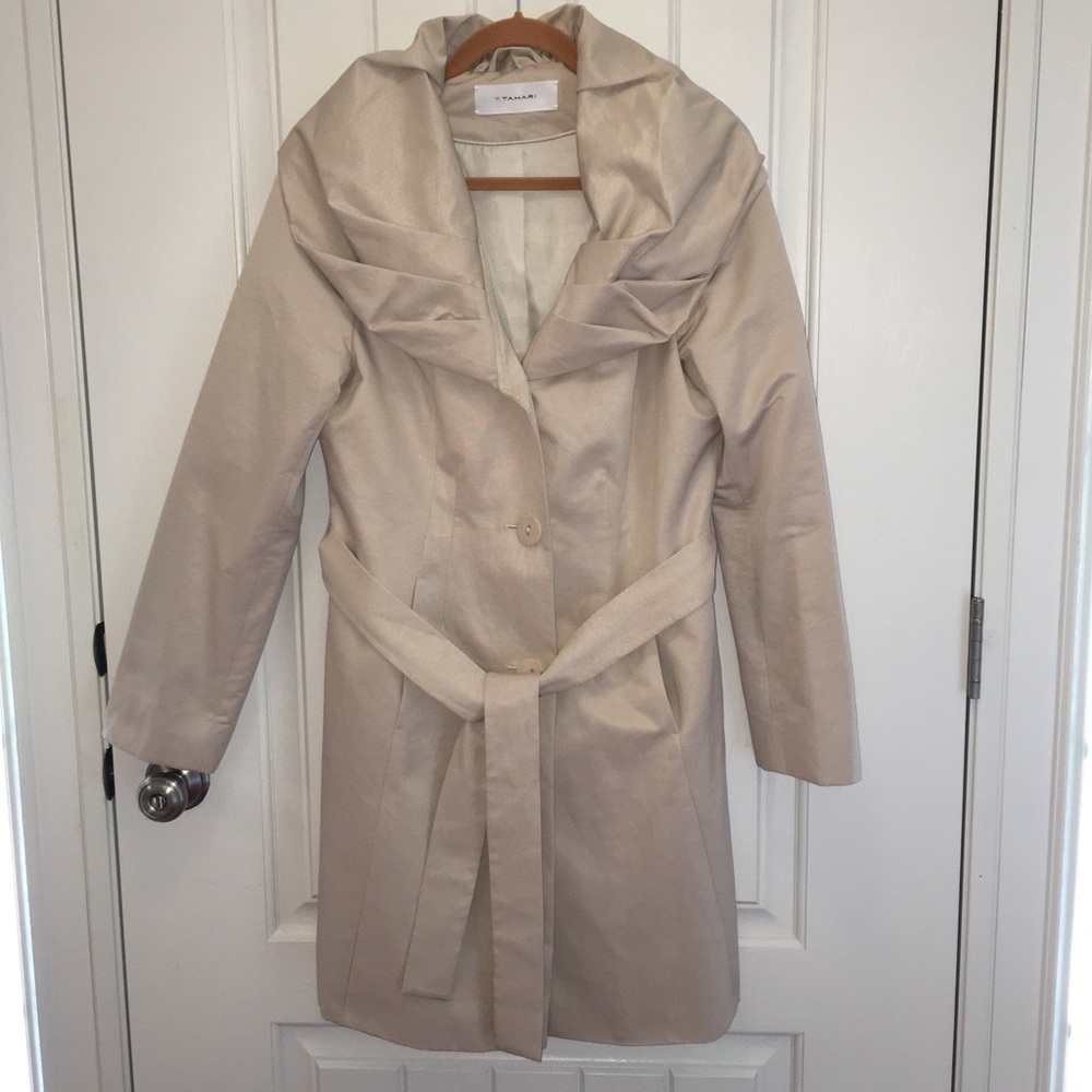 T Tahari ruched collar trench. Size L
